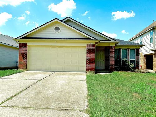 2722 Kelly Brook Trl, Houston, TX, 77038-2697 | Card Image