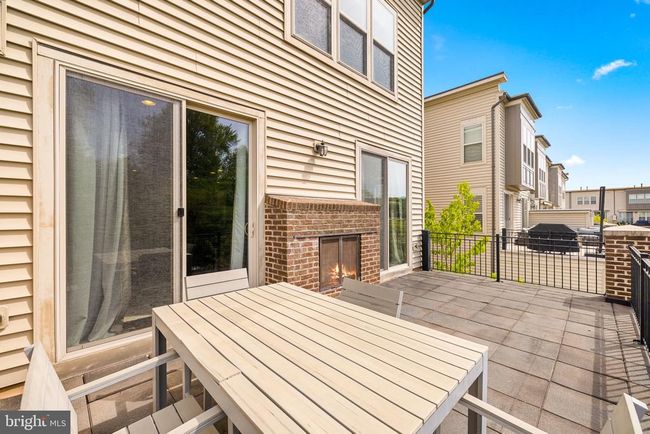 42294 Peregrine Ter, Townhouse with 4 bedrooms, 4 bathrooms and null parking in BRAMBLETON VA | Image 14