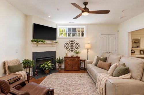 142 Generals Retreat Pl, Franklin, TN, 37064-3985 | Card Image