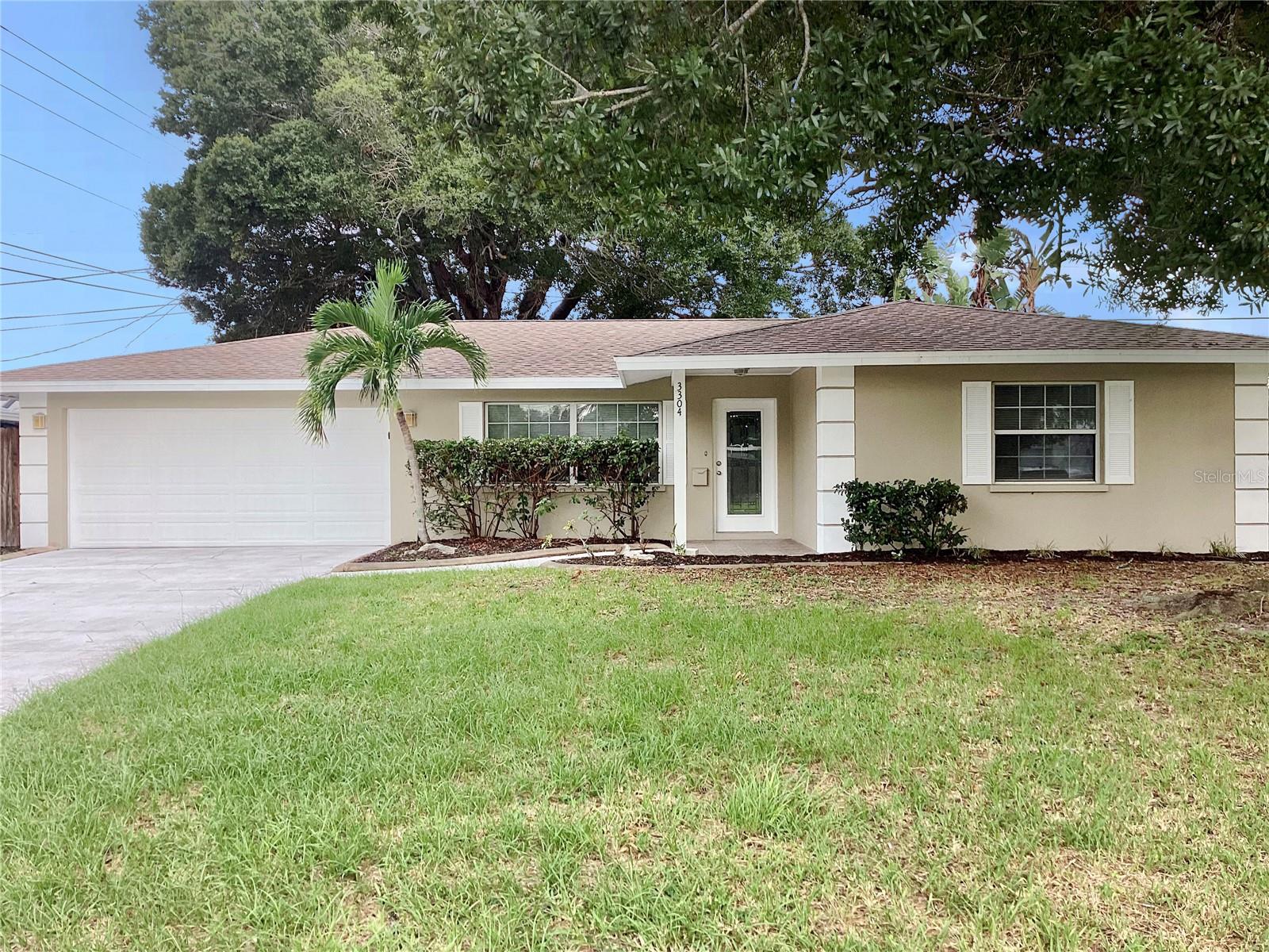 York Dr, Bradenton, FL 34205