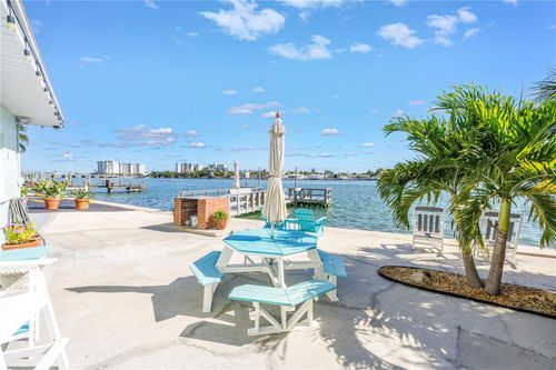 apt-2-8615 E Bay Dr, Treasure Island, FL, 33706-3351 | Card Image