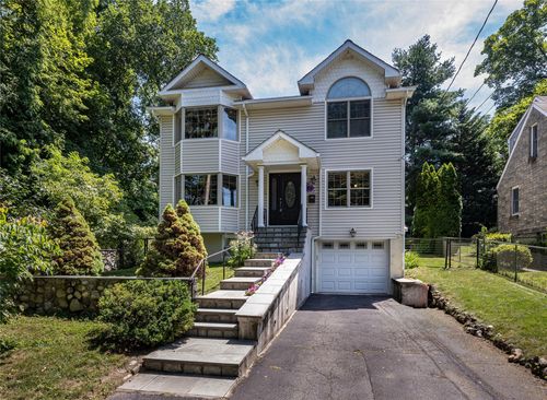 84 Macarthur Ln, Tarrytown, NY, 10591-4408 | Card Image