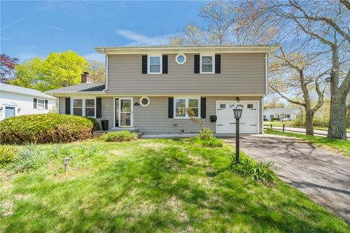 42 Westminster St, Westerly, RI, 02891-2714 | Card Image