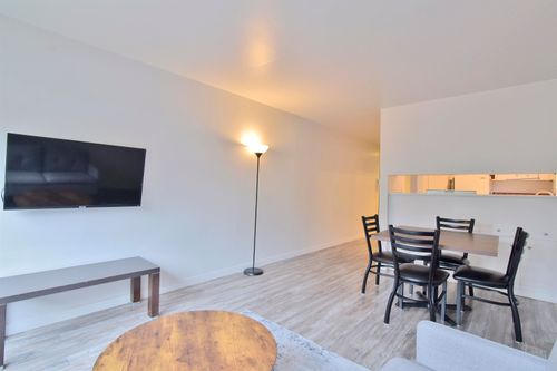 102-1540 Haro St, Vancouver, BC, V6G1G5 | Card Image