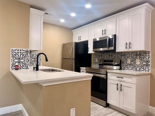 apt-2015-12802 Midway Rd, Dallas, TX, 75244-6382 | Card Image