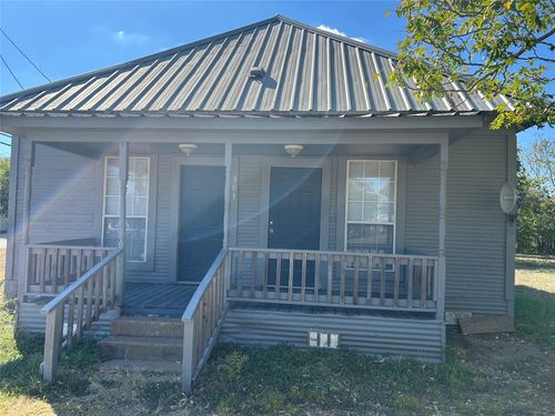 301 N San Marcos St, Whitney, TX, 76692-2266 | Card Image
