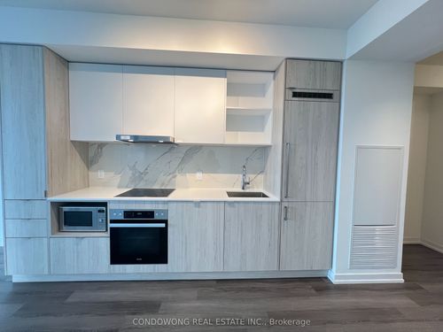 6212-138 Downes St, Toronto, ON, M5E0E4 | Card Image