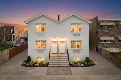 955 E 229th St, Bronx, NY, 10466-4613 | Card Image