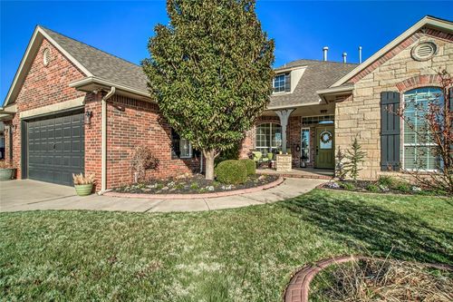 8700 Nw 72nd Ct, Warr Acres, OK, 73132-3716 | Card Image