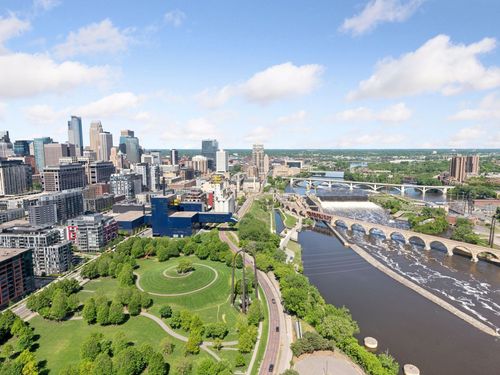 unit-33a-1111 W River Pkwy, Minneapolis, MN, 55415-7538 | Card Image