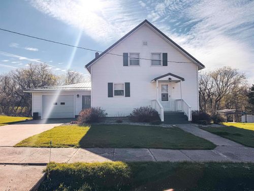 90 Main Street, Waterville, IA, 52170 | Card Image