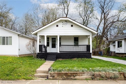 961 Wyley Ave, Akron, OH, 44306-2412 | Card Image