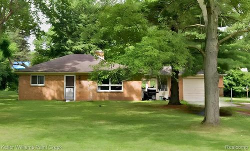 2740 Devondale Rd, Rochester Hills, MI, 48309-3647 | Card Image