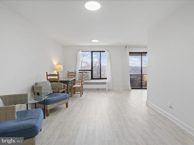 APT-201-X - 1581 N Colonial Ter, Condo with 2 bedrooms, 1 bathrooms and null parking in ARLINGTON VA | Image 8