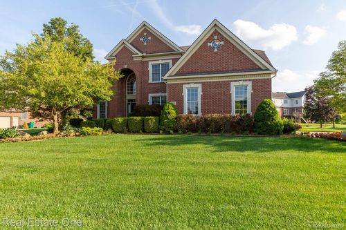 3755 S Century Oak Cir, Oakland, MI, 48363-2663 | Card Image