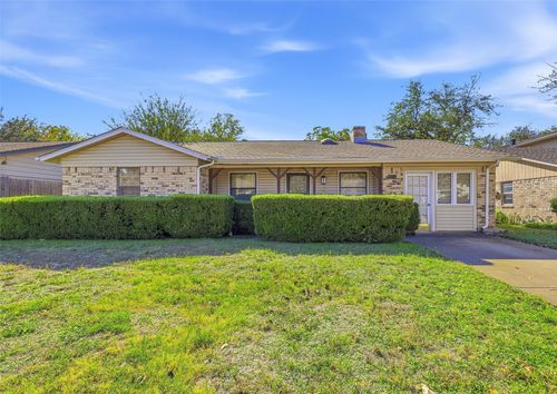 2320 Meadow Crst, Irving, TX, 75060-7230 | Card Image