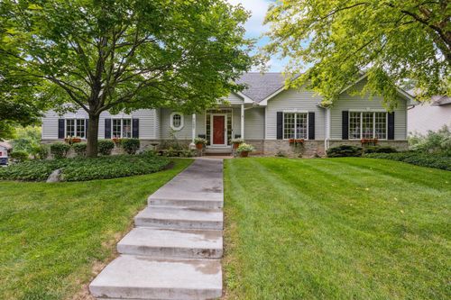 4680 Hummingbird Trl Ne, Prior Lake, MN, 55372-1290 | Card Image