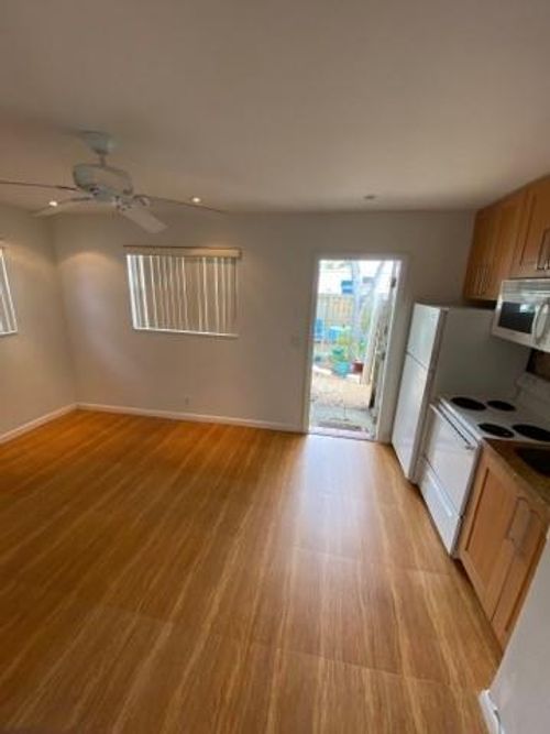 apt-5-713 Se 18th St, Fort Lauderdale, FL, 33316-2920 | Card Image