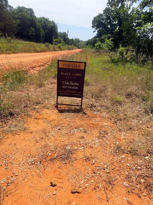 10881 Williams Rd, Wellston, OK, 74881-8118 | Card Image