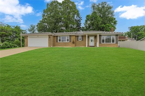 746 Mclean St, Rochester, PA, 15074-1179 | Card Image