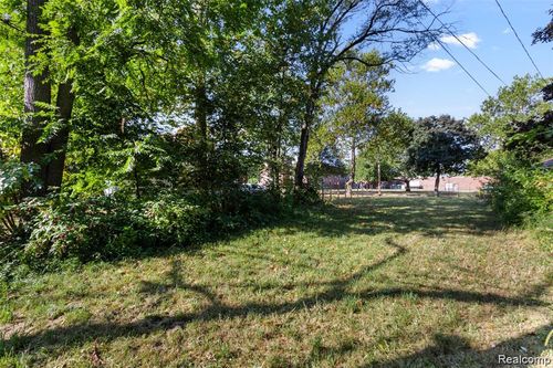 19178 Sunderland Rd, Detroit, MI, 48219-2714 | Card Image