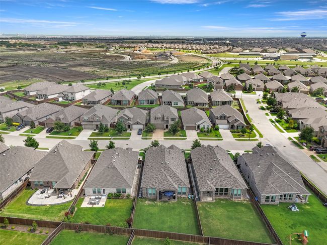 Aerial perspective of suburban area | Image 35