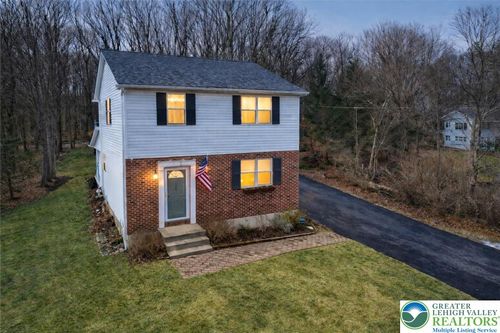 640 Front St, Bangor, PA, 18013-9320 | Card Image