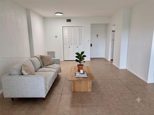 308a-4400 Hillcrest Dr 308a, Hollywood, FL, 33021 | Card Image