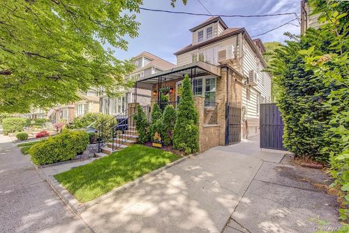 90-10 69th Ave, Forest Hills, NY, 11375-5832 | Card Image