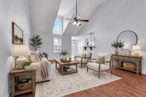 208 Azalea Dr, Oak Grove, KY, 42262-8362 | Card Image