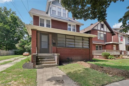 764 Chalker St, Akron, OH, 44310-2114 | Card Image