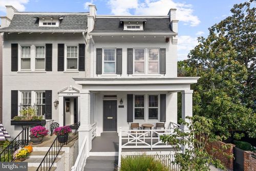3217 Reservoir Rd Nw, WASHINGTON, DC, 20007-2943 | Card Image