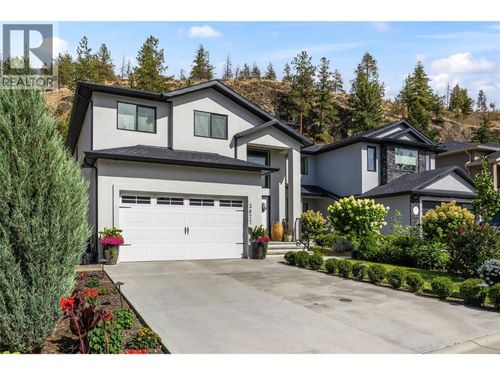 3077 Riesling Way, House with 5 bedrooms, 4 bathrooms and 4 parking in West Kelowna BC | Card Image