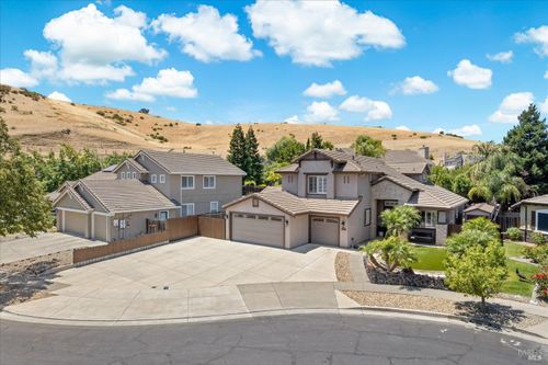 3305 Hillridge Ct, Fairfield, CA, 94534-7954 | Card Image