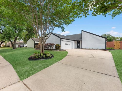 2231 Round Lake Dr, Houston, TX, 77077-6128 | Card Image