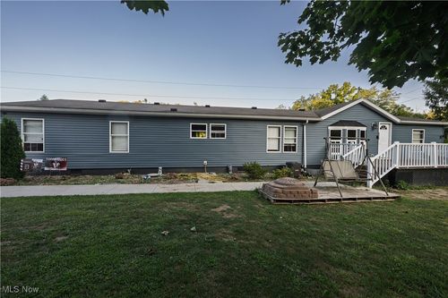 973 Baltzley Valley Rd Se, New Philadelphia, OH, 44663-7714 | Card Image