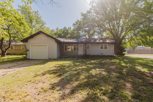1300 N El Paso Dr, Derby, KS, 67037-2904 | Card Image
