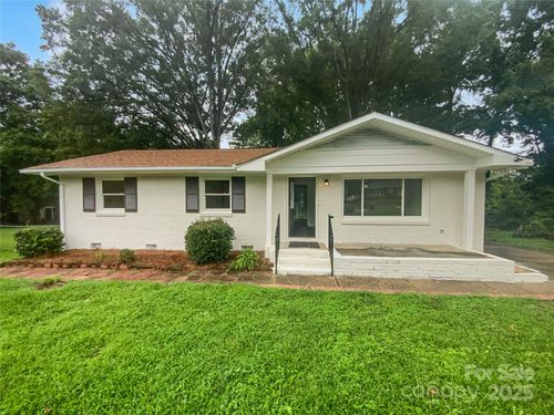 6139 Castle Ct, Charlotte, NC, 28213-6222 | Card Image