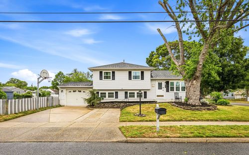 801 Holmes Ave, North Cape May, NJ, 08204-3019 | Card Image