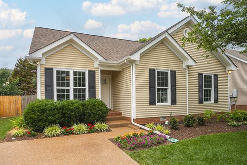 1140 Summerville Cir, Thompsons Station, TN, 37179-2300 | Card Image