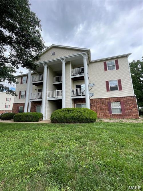 303-3108 Edwards Place, Maryland Heights, MO, 63043 | Card Image