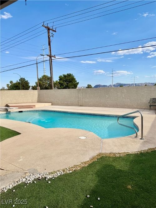5359 Chattanooga Ave, Las Vegas, NV, 89122-7064 | Card Image