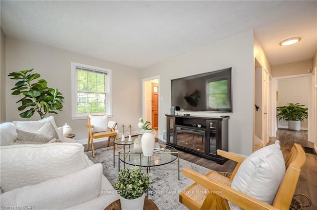 28 Winston Cres, House other with 3 bedrooms, 2 bathrooms and 1 parking in Guelph ON | Image 7