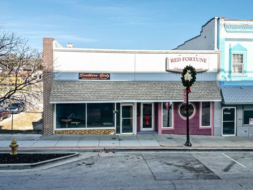 117 Oak St, Bonner Springs, KS, 66012-1049 | Card Image