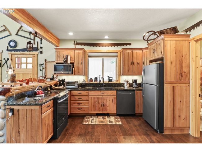 Kitchen | Image 9