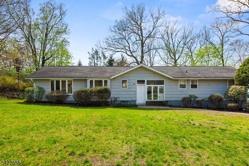 106 Dogwood Dr, Oakland, NJ, 07436-2652 | Card Image