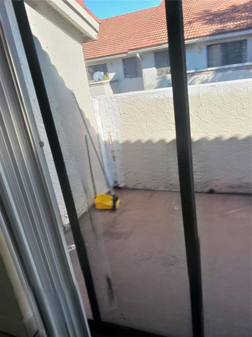 8307 Coral Lake Mnr, Coral Springs, FL, 33065-4666 | Card Image