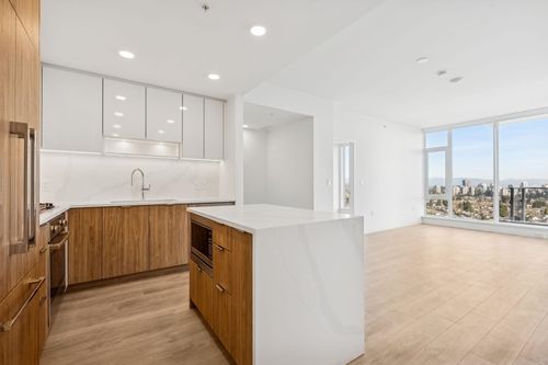 401-7728 Park Crescent, Burnaby, BC, V3N0J3 | Card Image