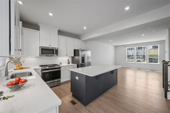 505 Blackrock Blvd, Townhouse with 3 bedrooms, 3 bathrooms and 2 parking in Mars PA | Image 6