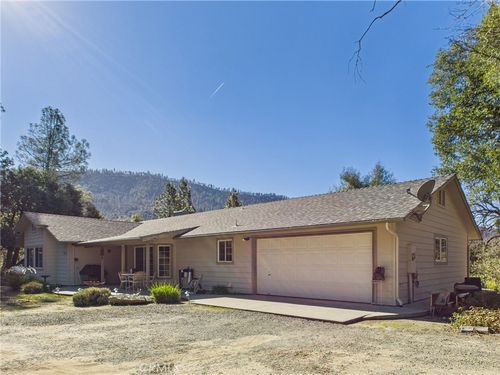 37550 Mountain Lakes Rd, Oakhurst, CA, 93644-9564 | Card Image